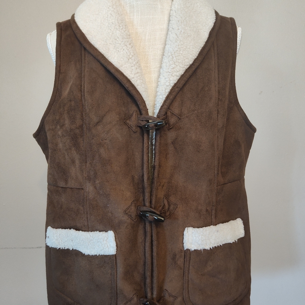 SUSAN GRAVER Sherpa Lined Faux Suede Vest, Women's Size Medium Brown
